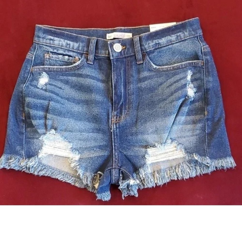 Juniors SO High Rise Curvy MOM Denim Shorts Size 5/27 Frayed Hem 2.5" inseam NWT